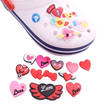 1 adet Kanat Aşk Kalp şeklinde Ayakkabı Takılar Sandalet Aksesuarları PVC Ayakkabı Dekorasyon Croc jıbz Çocuklar Parti X-mas Hediyeler