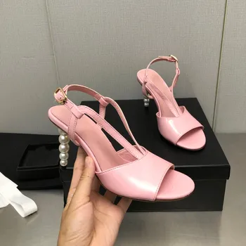 Yaz Yeni Peet Toe Ayakkabı Kadınlar Patent Deri Yüksek Topuklu Sandalet İnciler Sandalias Dize Boncuk Dikiş tasarım ayakkabı Zapatillas