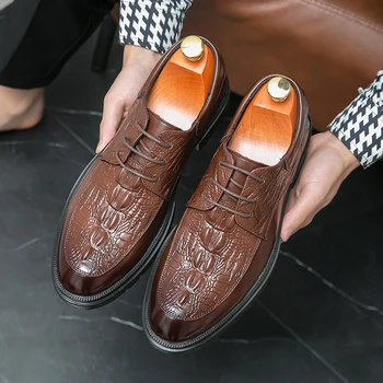 Yeni 2023 Erkekler Kahverengi Siyah Timsah Desen Kalın Alt bağcıklı ayakkabı Erkek günlük mokasen ayakkabı Resmi Elbise Ayakkabı Zapatos Homre