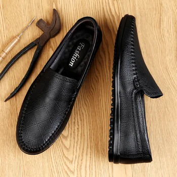 Yeni erkek Hakiki deri ayakkabı Yüksek Kaliteli El Yapımı sürüş ayakkabısı Erkekler İçin Lüks Loafer'lar Slip-On Yaz Flats Adam rahat ayakkabılar