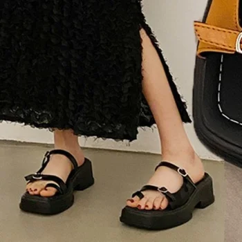 Kadın Burnu açık Platformu Terlik 2023 Yaz Ayakkabı Yeni Açık Rahat Topuklu Slaytlar Ayakkabı Kare Ayak Bayanlar Terlik